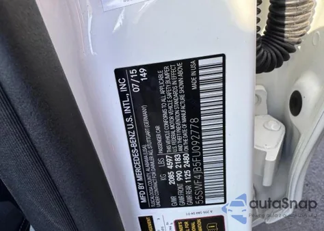 2015 Mercedes-Benz C 300 из США, поврежденный, VIN 55SWF4JB5FU092778